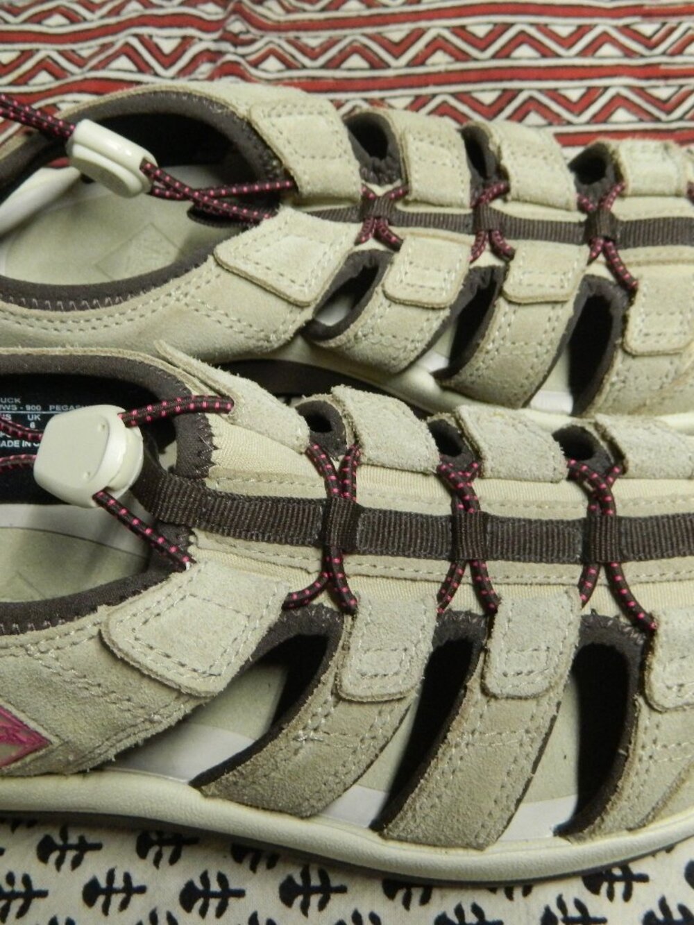 Original Muck Pegasus Womens Gray Suede Slip on Sport Sandals Shoes Size 8